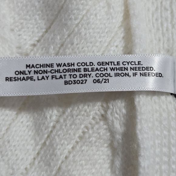 TALBOTS Women's Ivory Cable Knit Scarf - Picture 6 of 6